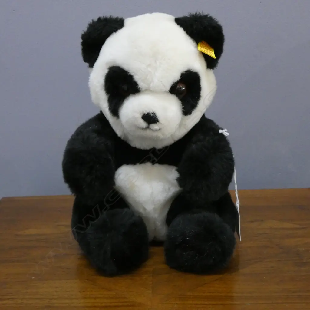 VINTAGE MEDIUM STEIFF PANDA BEAR, w button & flag, H.230mm Image 1++