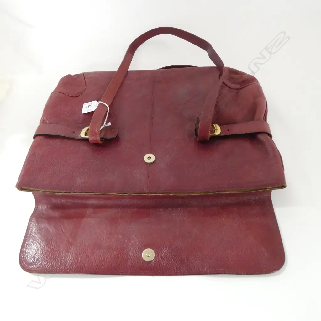 OROTON GARNET PEBBLED LEATHER BAG W.440mm H.310mm Image 1++