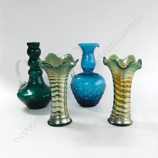 4 PCES ART GLASS; 2 JUGS + PR VASES H.285mm
