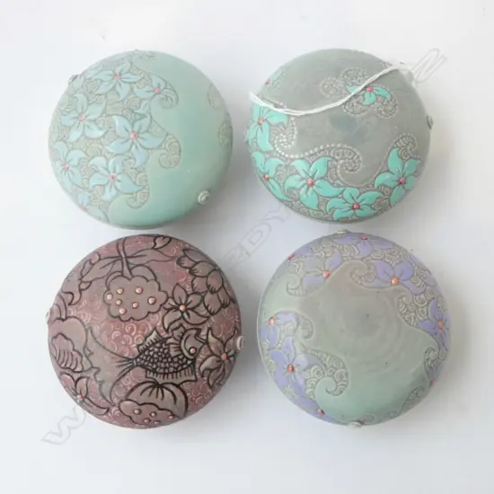 4 GLAZED PORCELAIN TRINKET BOXES by KEUM SUN LEE, pale grn & purple