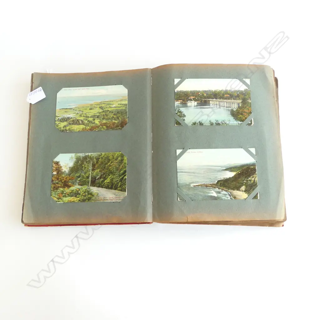 VINTAGE ALBUM OF POSTCARDS includes NZ AUSTRALIA  CAPETOWN & WORLD Image 1++