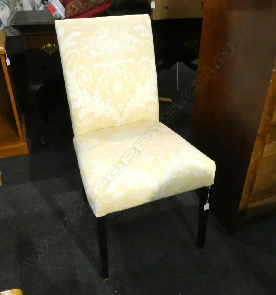 MODERN UPHOLSTERED CHAIR (NO SPRINGS) H.900mm Image 1++