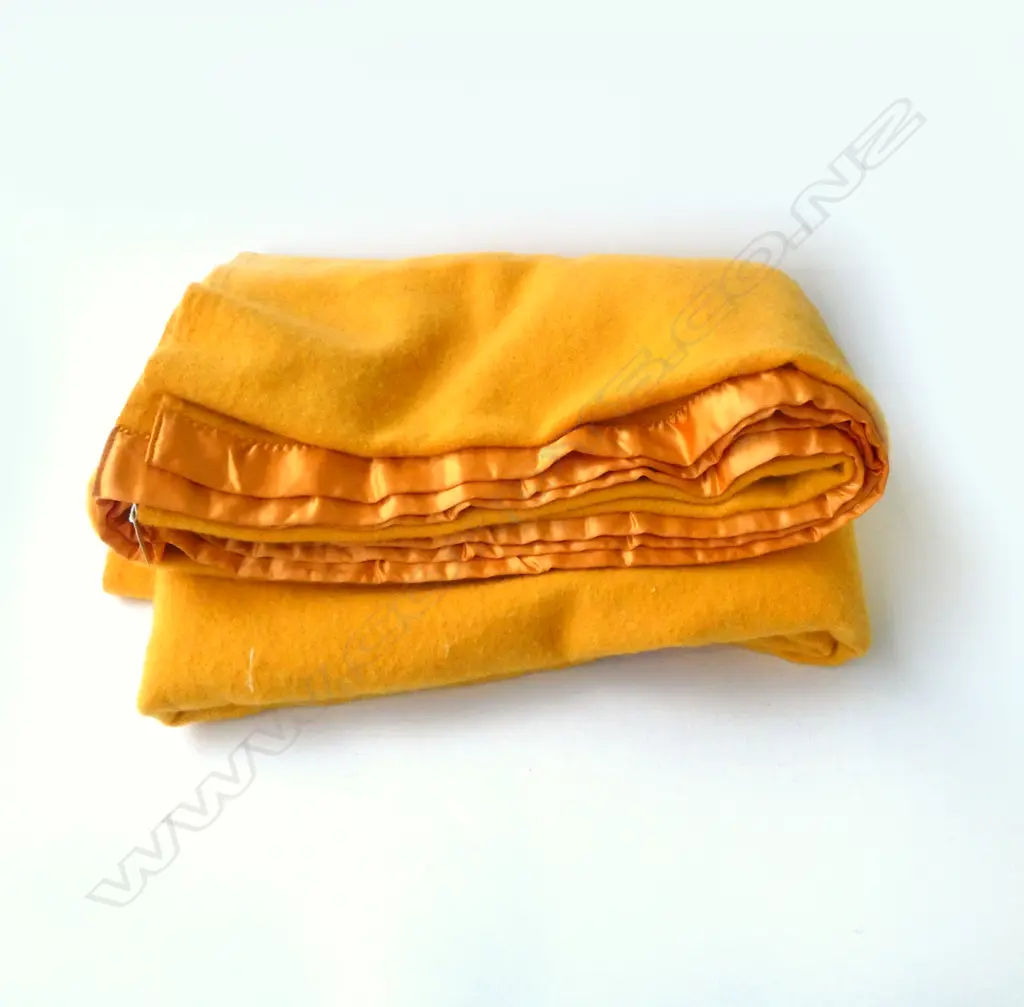 ONEHUNGA WOOLLEN MILLS ORANGE BLANKET - TIKI LABEL Image 1++
