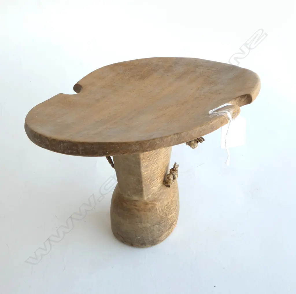 OLD ETHIOPIAN carved wood HEADREST mildly concave disc form top H.180mm Image 1++