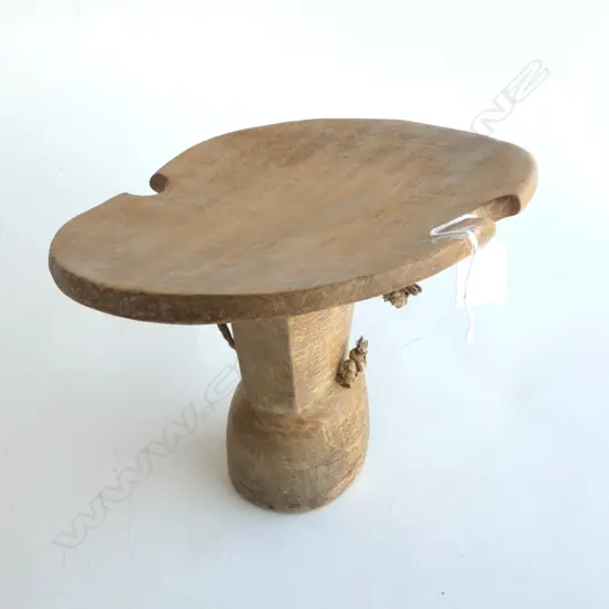 OLD ETHIOPIAN carved wood HEADREST mildly concave disc form top H.180mm