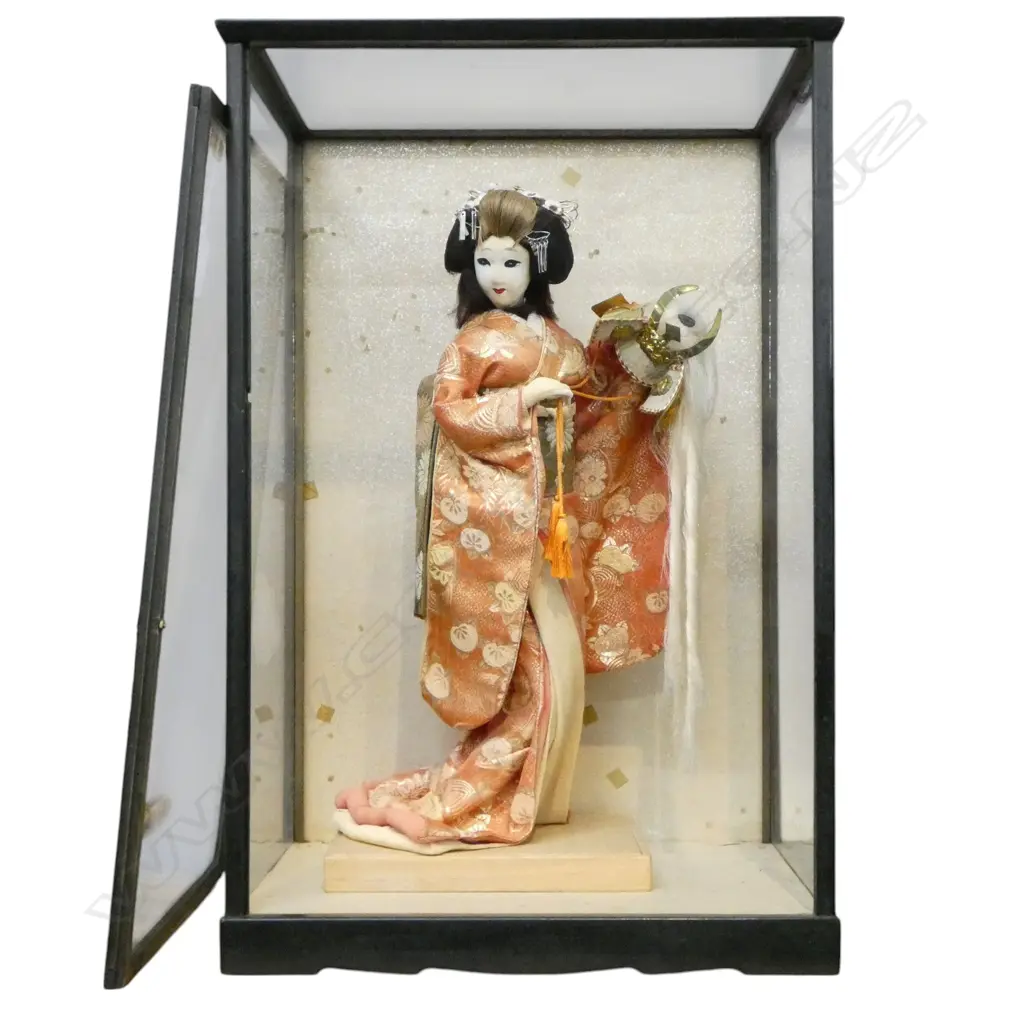 JAPANESE DOLL IN CASE (DOOR NEEDS PIN) H.490mm Image 1++