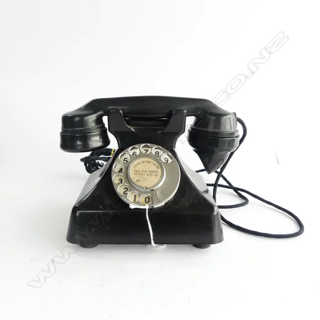 VINTAGE BLACK DIAL PHONE Image 1++