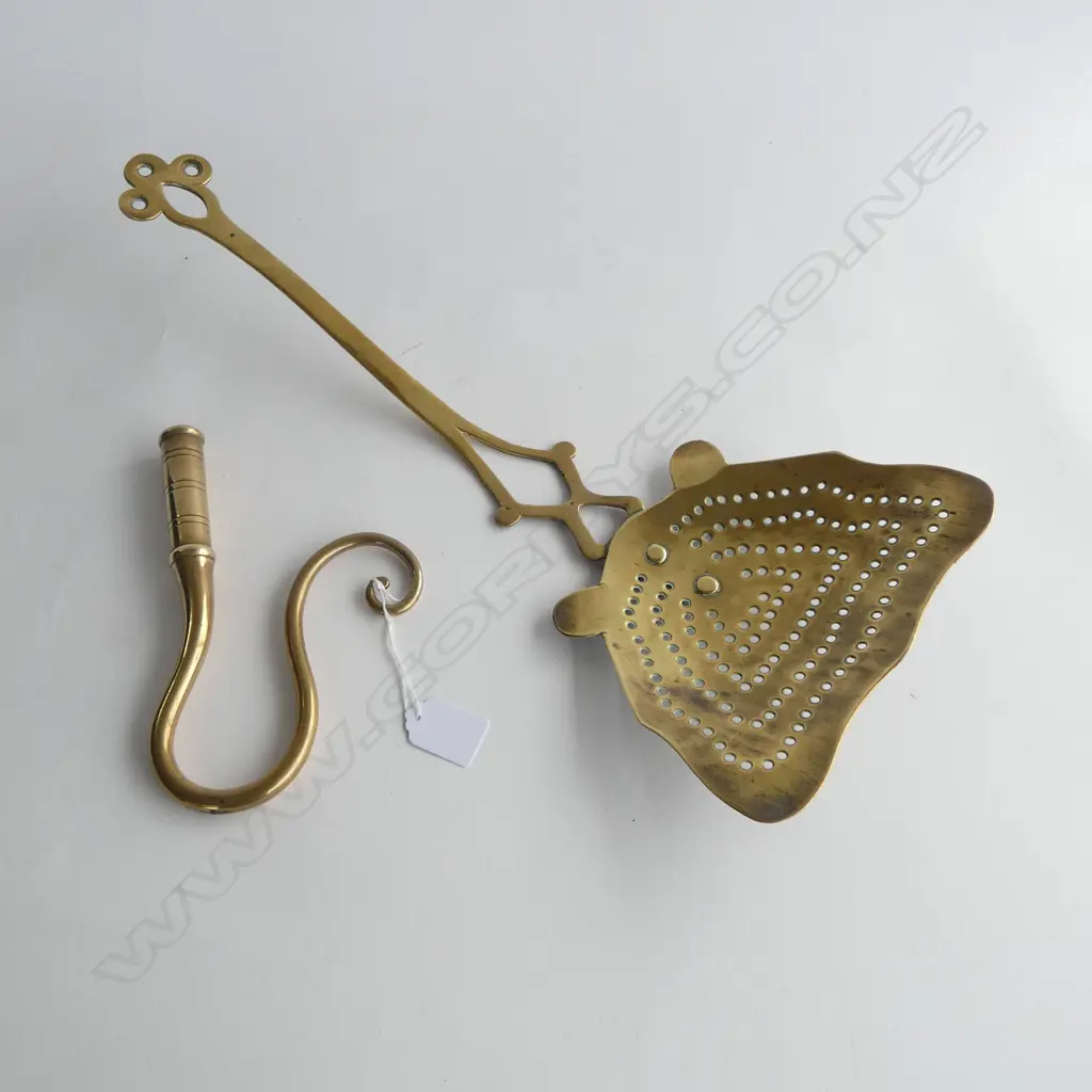 ANTIQUE BRASS CREAM SKIMMER L.475mm & SHEPHERDS CROOK TOP H.200mm Image 1++