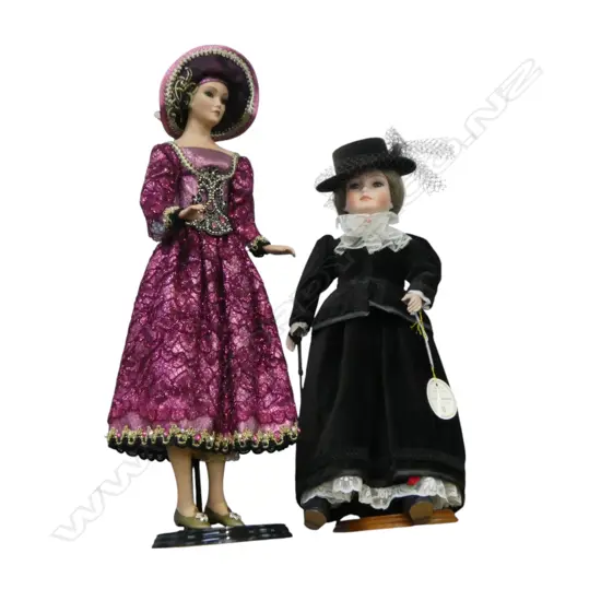 2 DOLLS H.580mm