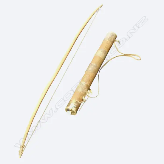 TRIBAL BOW H.1350mm & BAMBOO/LEATHER QUIVER OF 10 ARROWS