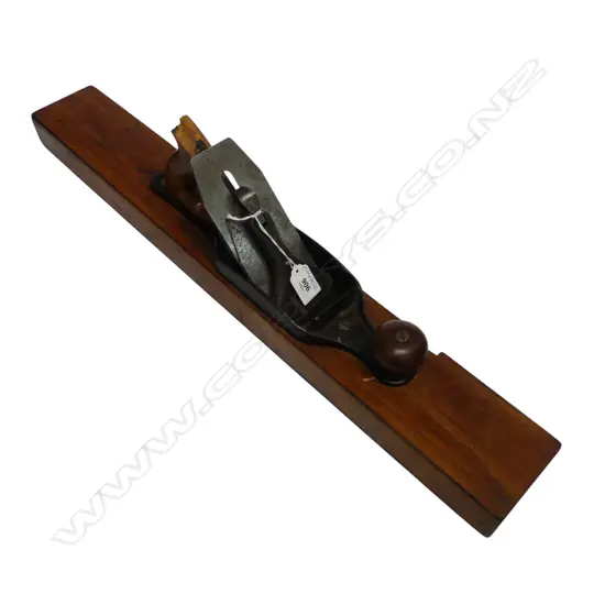 VINTAGE STANLEY PLANE #32 L.660mm small fault to handle