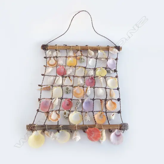 FIJIAN SHELL AND ROPE DISPLAY HANGING H.420mm W.400mm