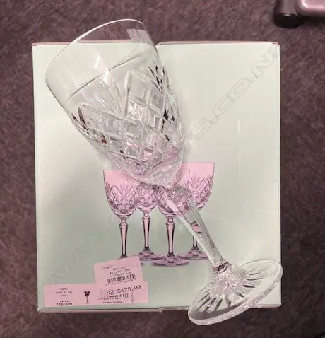 SET 8 STUART CRYSTAL 'YORK' WINE GLASSES as new in 2 boxes (new $958) Image 1++