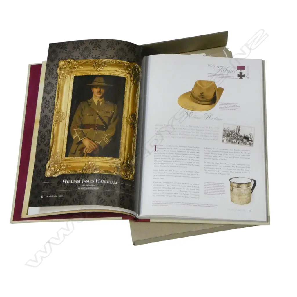 NZ POST BOOK 'VICTORIA CROSS: THE NZ STORY', BOXED... Image 1++