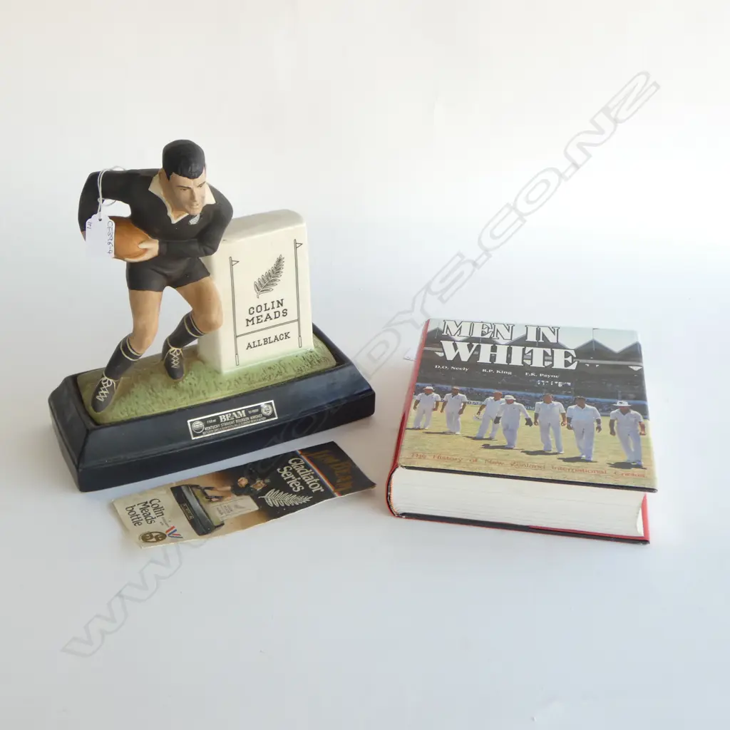 MEN IN WHITE: THE HISTORY OF NEW ZEALAND INTERNATIONAL CRICKET 1894-1985 + ALL BLACKS 'COLIN MEADS' BEAM DECANTER Image 1++