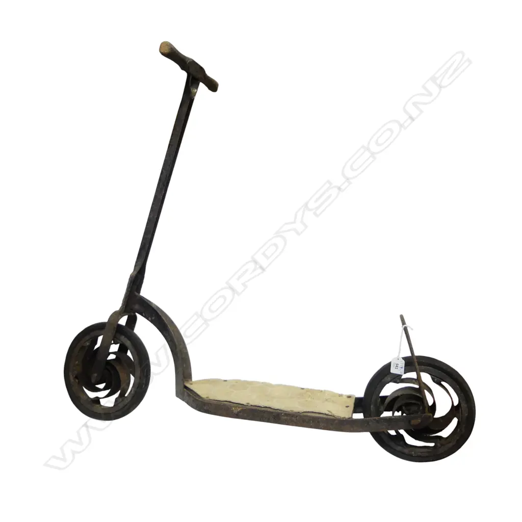 ANTIQUE CHILDS SCOOTER H.770mm Image 1++