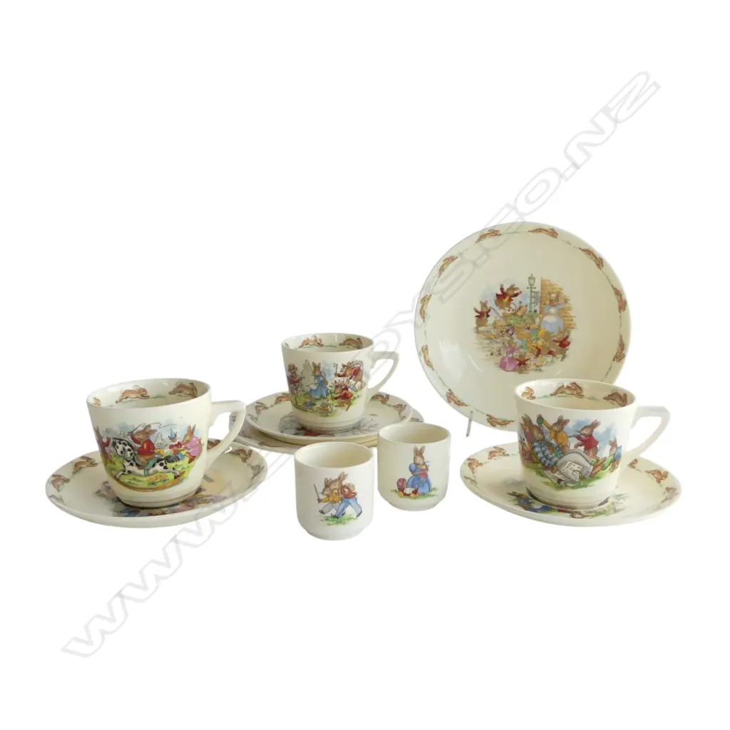 10 PCES RD 'BUNNYKINS', 1 TRIO, 2 C/S, BOWL & 2 EGG CUPS Image 1++