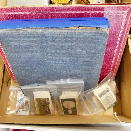 CIGARETTE CARDS ETC