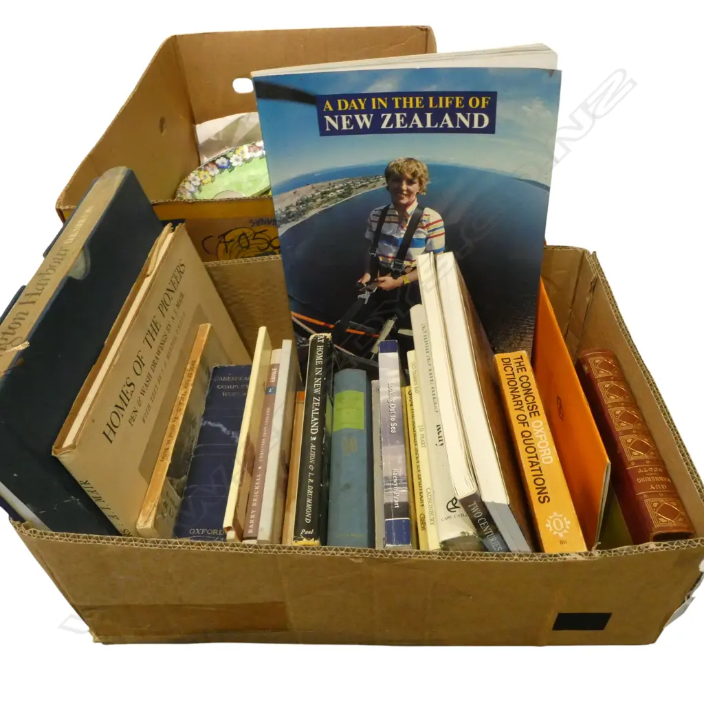 ASST. BOOKS, NZ HISTORY Image 1++
