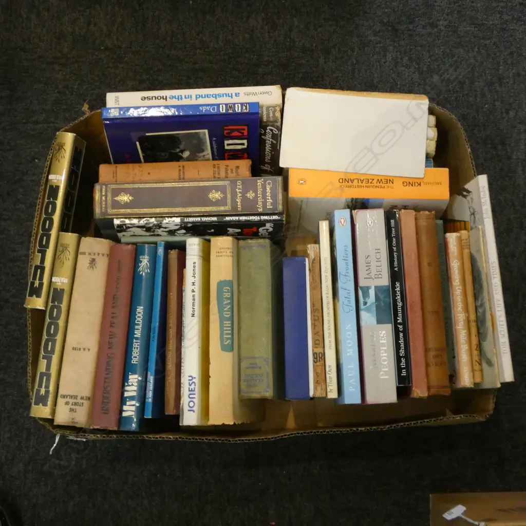 BOOKS; NZ INTEREST Image 1++