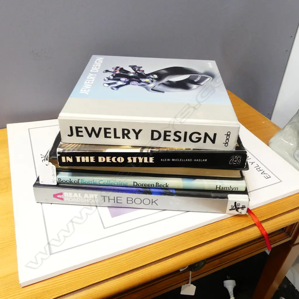 ASST BOOKS INCL; ART,BOTTLE COLLECTING,WHITES AVIATION,DECO Image 1++