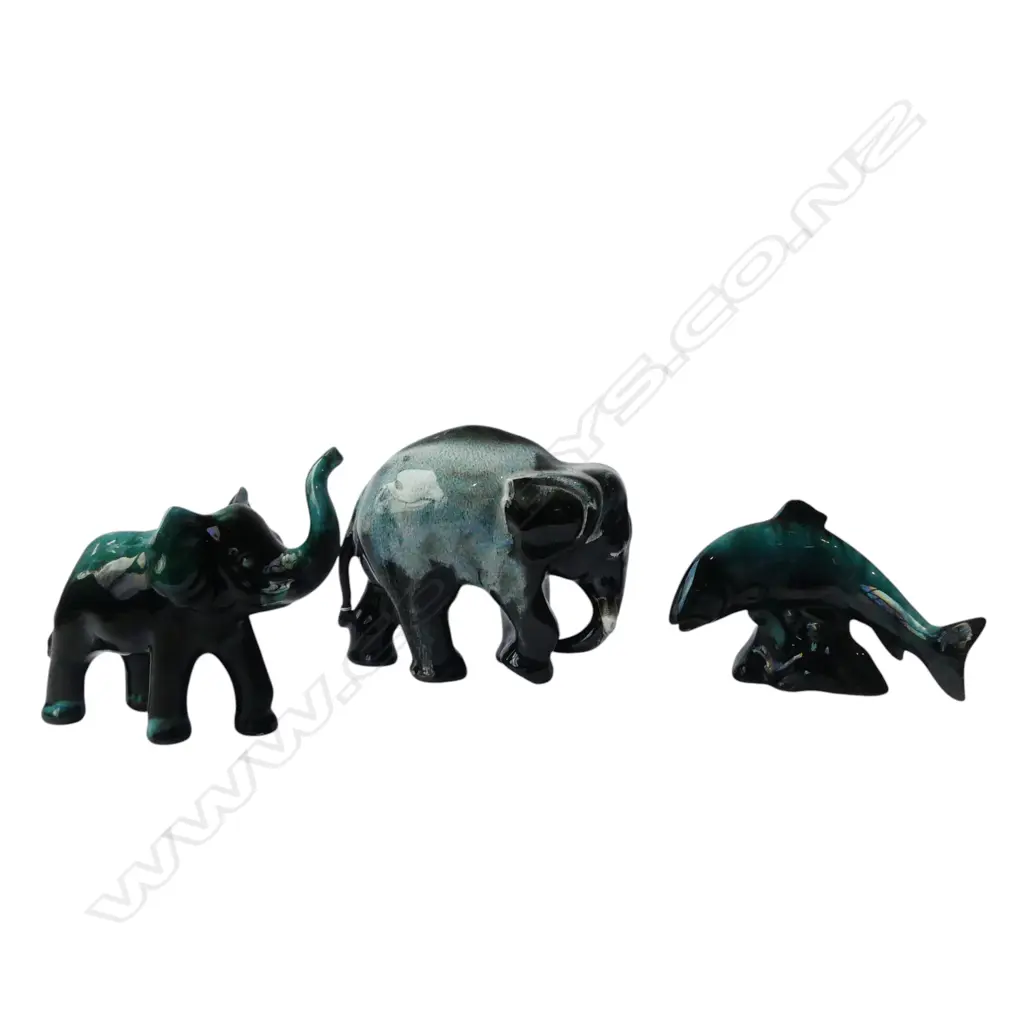 3 PCES BLUE MOUNTAIN POTTERY; 2 ELEPHANTS + FISH H.205mm Image 1++