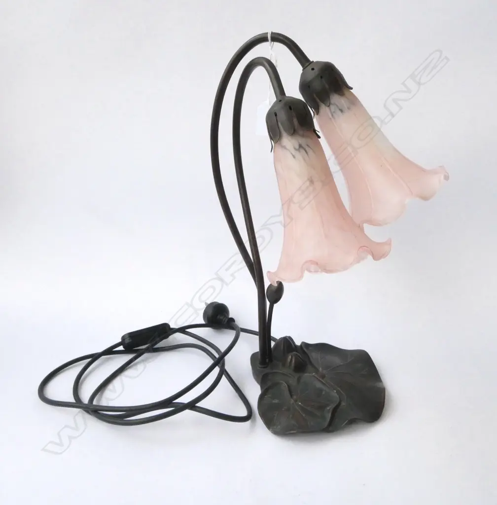 ART NOUVEAU STYLE RED LILY LAMP H.400mm Image 1++
