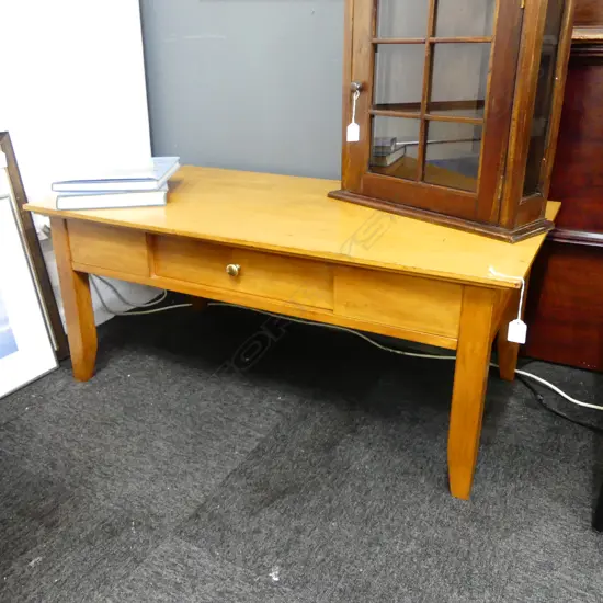 WOODEN COFFEE TABLE w. 1 DRAWER 1000x550x420mm