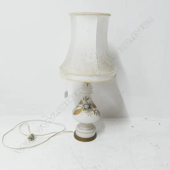 RETRO WHITE TABLE LAMP H.695mm