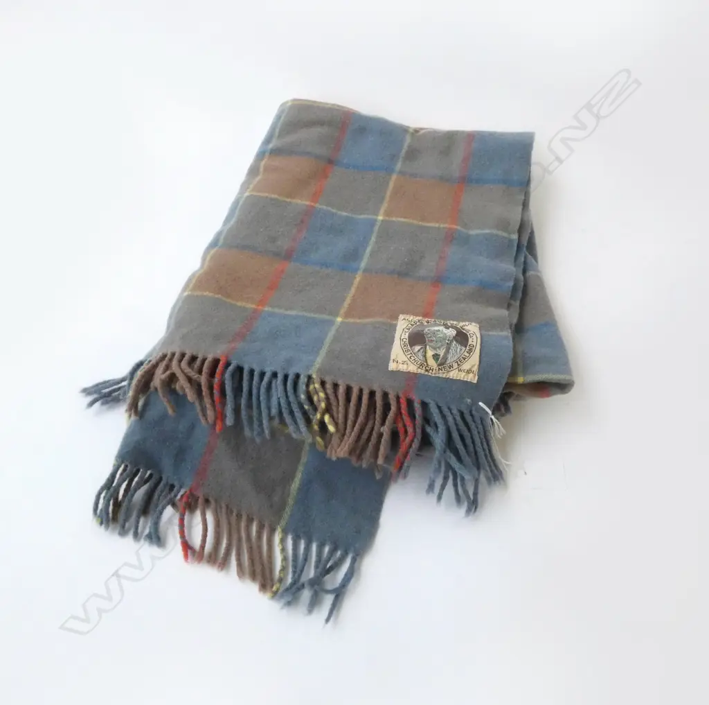 VINTAGE KAIAPO WOOLEN TRAVEL RUG Image 1++