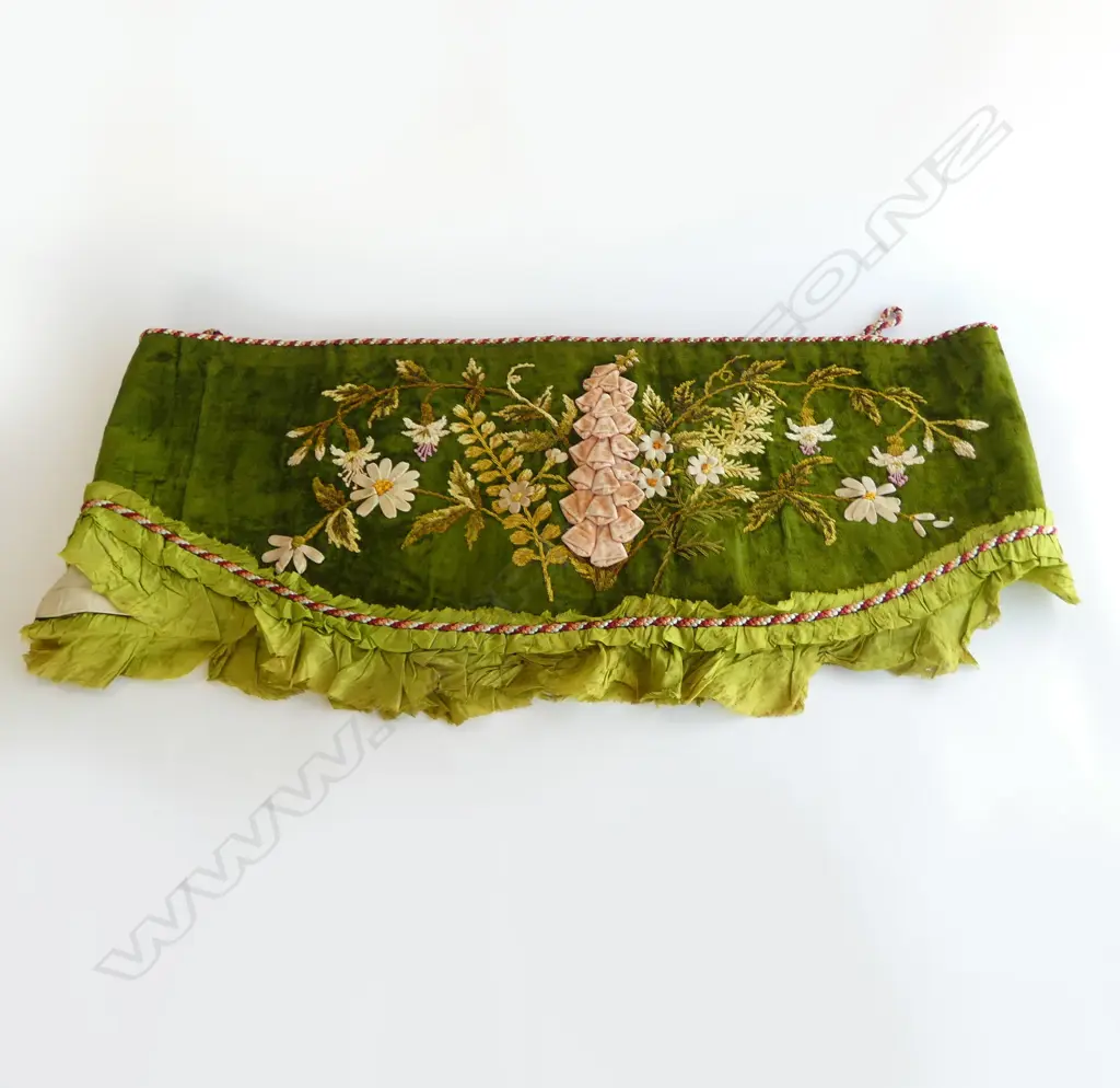 ANTIQUE VALANCE; EMBROIDERED FLOWERS ON GREEN VELVET 430x2700mm  Image 1++