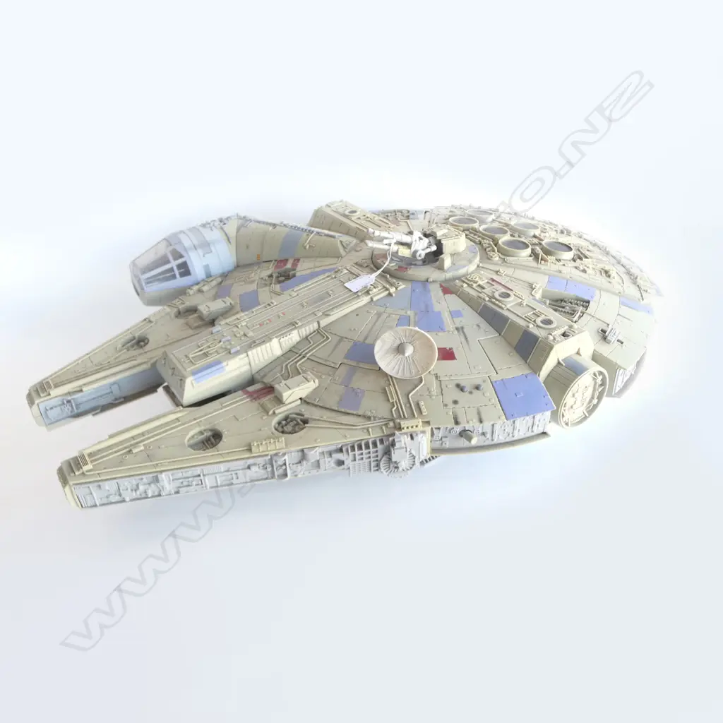2008 HASBRO STAR WARS MILLENNIUM FALCON WITH MOVING PARTS, SOUND EFFECTS & LIGHTS + CHEWBACCA & HAN SOLO FIGURES working Image 1++
