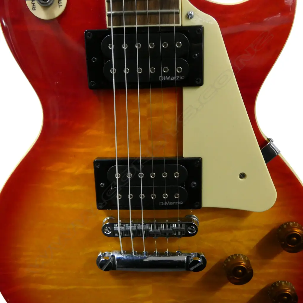 GIBSON 'LES PAUL' ELECTRIC GUITAR #017160651 L.1020mm + STAND PROVENANCE UNKNOWN Image 1++