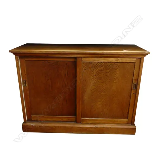 OAK CABINET, SLIDING DOORS 1375x510x985mm