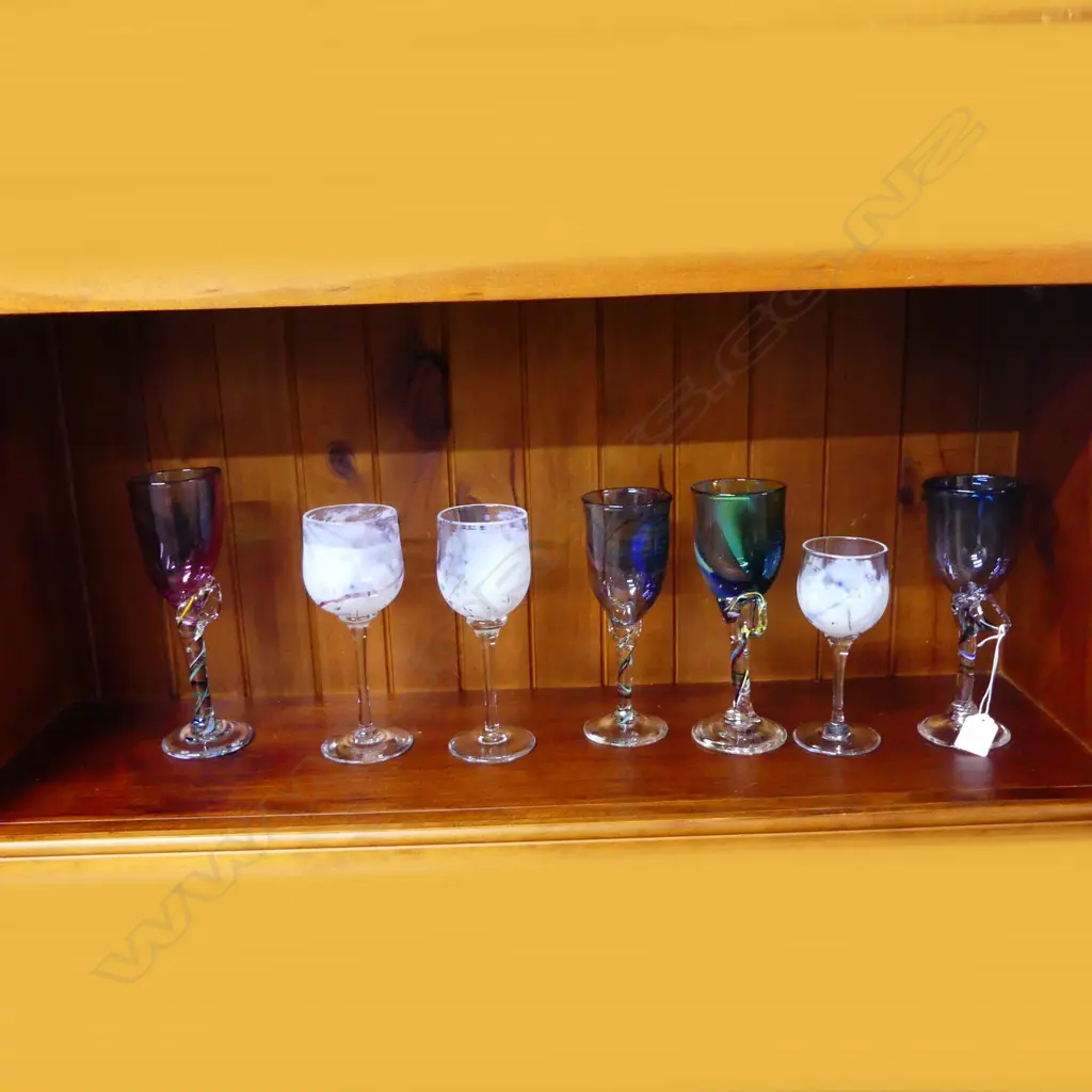 7 WINE GLASSES; 4 VIESNIK H.225mm Image 1++