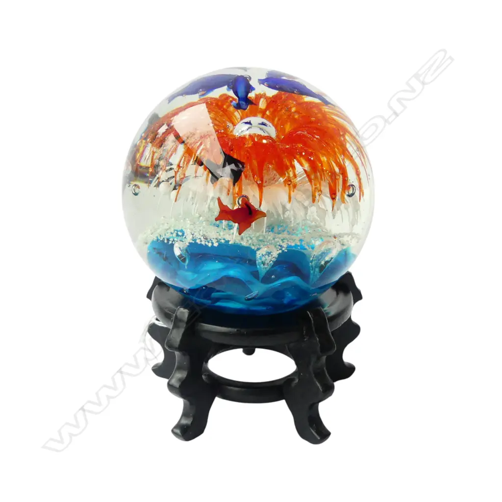 LG ART GLASS PAPERWEIGHT ON STAND H.185mm Image 1++