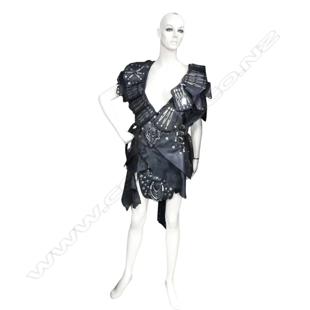 MANNEQUIN w. LEATHER OUTFIT (APPARENTLY EX XENA WARRIOR PRINCESS) Image 1++