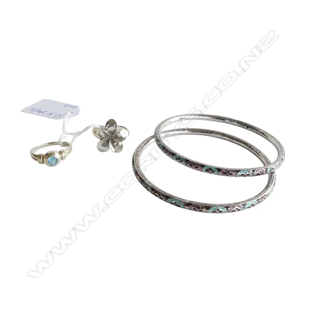 2 925 RINGS + 2 ENAMEL BANGLES Image 1++