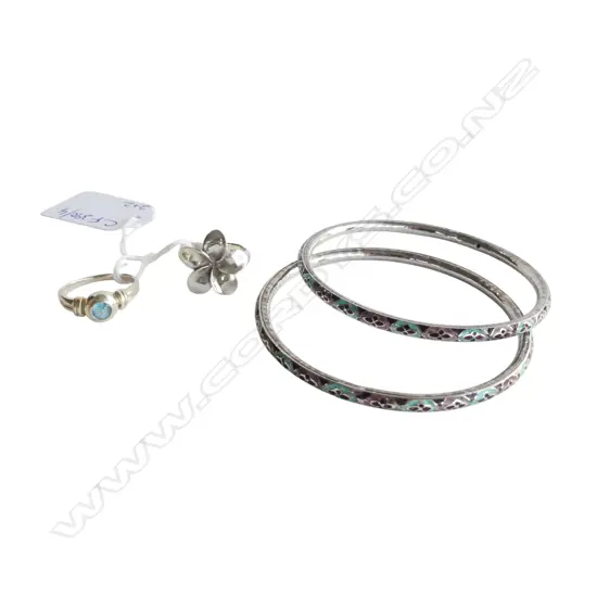 2 925 RINGS + 2 ENAMEL BANGLES