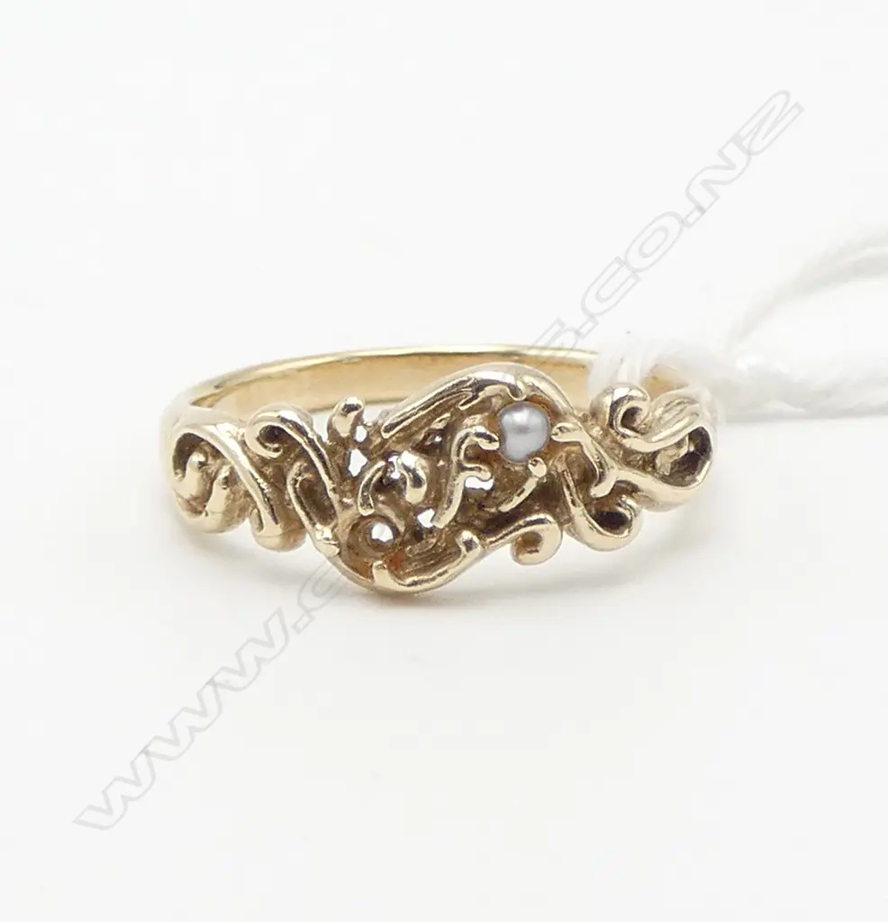 9ct GOLD & PEARL SCROLLING DESIGNER RING 2.44gms one pearl missing SIZE L1/2 Image 1++