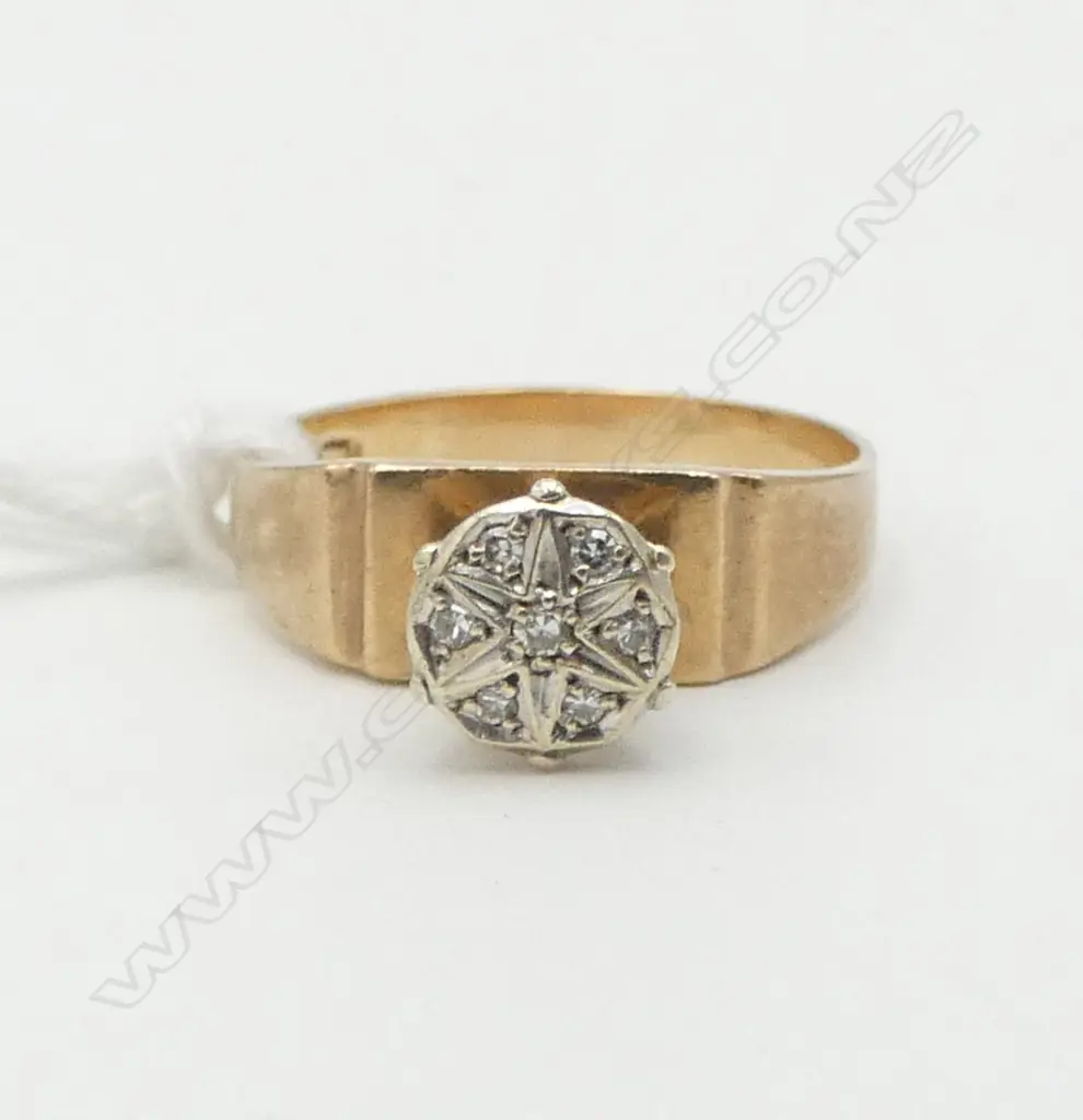 9ct W/G & SINGLE CUT DIAMOND CLUSTER DESIGN RING, 3.52gms SIZE P Image 1++