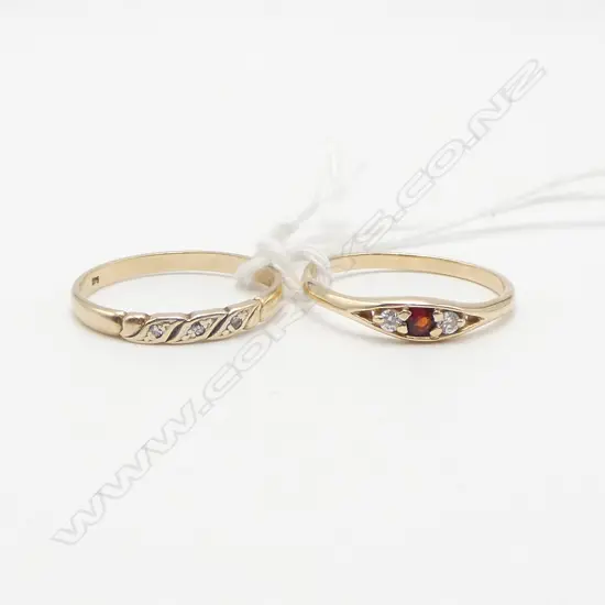 2 9CT Y/GOLD SMALL DIAMOND ETURNITY & (CZ RING one with a garnet) 2.89GM SIZE P