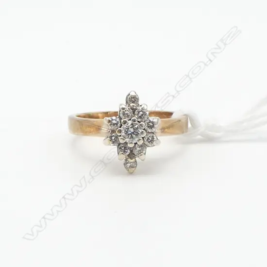 **RTV** 9CT GOLD AND DIAMOND CLUSTER RING 3gms SIZE H1/2 Plus copy of Valuation