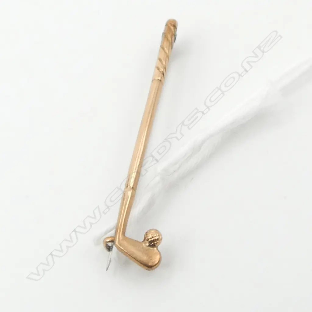 9ct ROSE GOLD VINTAGE GOLF CLUB with ball brooch 1.5gms Image 1++