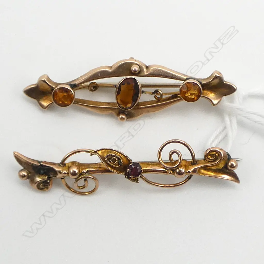 2 9CT GOLD, GARNET & CITRINE BAR BROOCHES one repaired 4.48gms Image 1++
