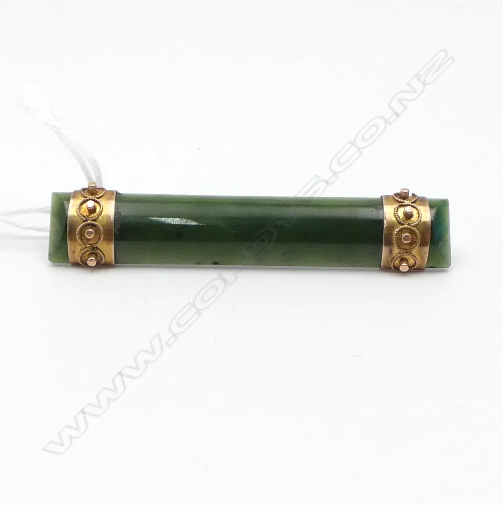GOLD & GREENSTONE BAR BROOCH L.55mm 5.98gms pin replaced Image 1++