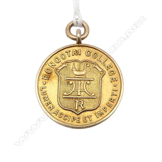 9ct RONGOTAI COLLEGE 'TENNIS C'SHIP C.W. MORRISON 1929' MEDALLION 9.3gms