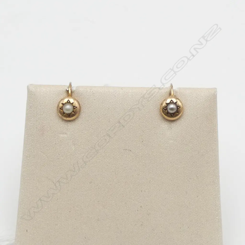 PR 9ct ROSE GOLD & SEED PEARL EARRINGS screw on fittings 0.88gms Image 1++