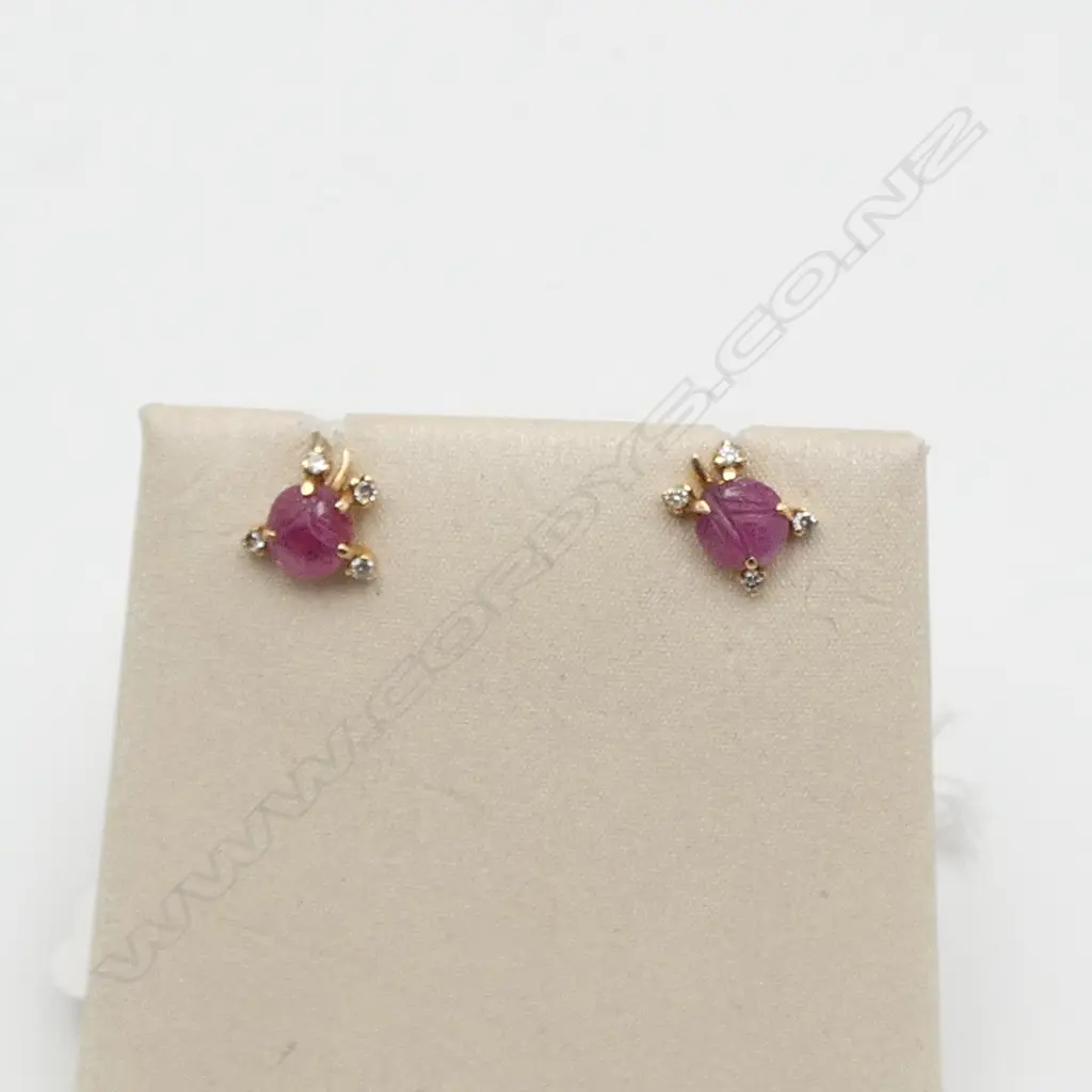 PR 18ct GOLD STUDS, DIAMOND & RUBY SET, 2.31gm Image 1++