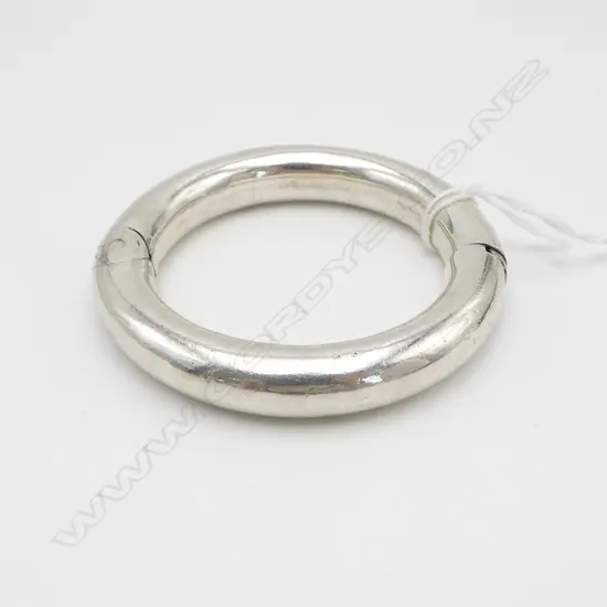 STG SILVER BANGLE 52.04gms